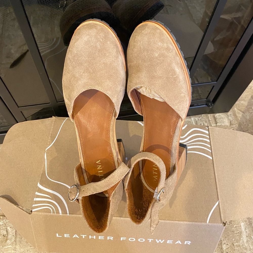 Taupe patina heeled Mary jane suede.